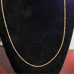 2.79g Twisted Wheat 10k Elegant Gold Chain Necklace